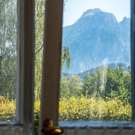 Landhauswohnung Mit Wildromantischem Garten * Füssen