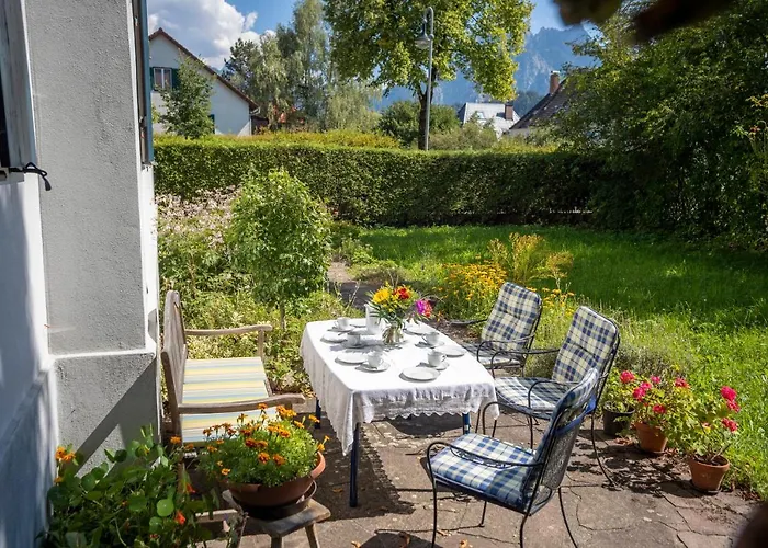 Apartment Landhauswohnung Mit Wildromantischem Garten Fussen