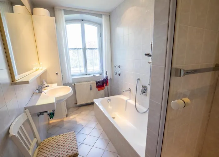 Landhauswohnung Mit Wildromantischem Garten Apartment