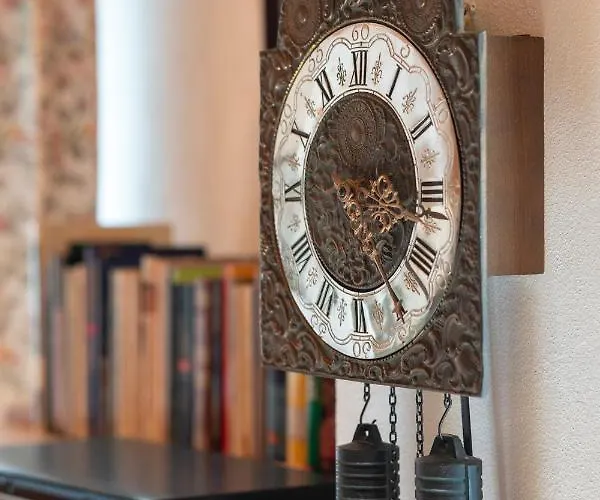 Landhauswohnung Mit Wildromantischem Garten Fussen