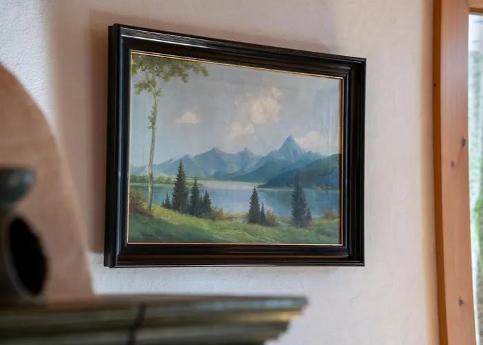 Landhauswohnung Mit Wildromantischem Garten Apartment Fussen