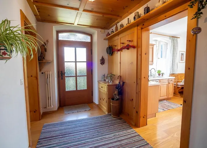 Landhauswohnung Mit Wildromantischem Garten Apartment Fussen